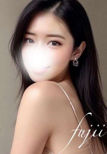 B-QINS (ビークインズ) 藤井菜々香