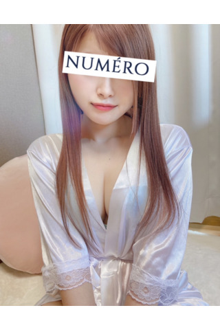 numéro (ヌメロ) 岡本みゆ