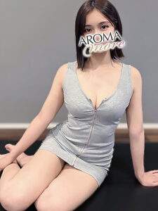 AROMA more (アロマモア) 安達ゆい