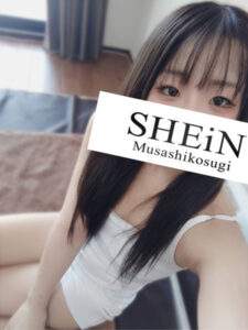 SHEiN (シーン) あや