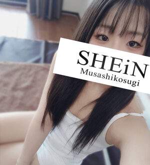 SHEiN -シーン- あや