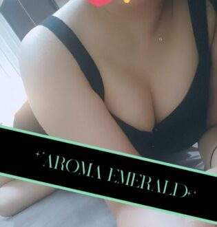 Aroma Emerald (アロマエメラルド) 黒山すみれ