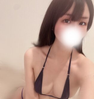 The Salon (ザサロン) ひとみ