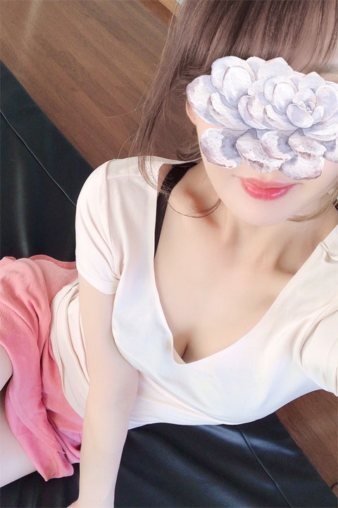 AROMA MADONNA (アロママドンナ) 逢坂りず