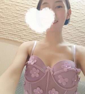 tan (タン) 八木ソフィ
