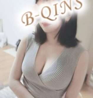 B-QINS (ビークインズ) ここ