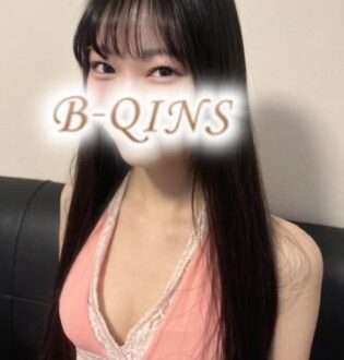 B-QINS (ビークインズ) 月