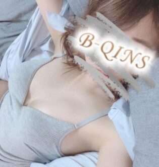 B-QINS (ビークインズ) ももね