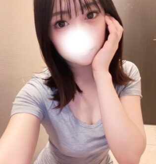 B-QINS (ビークインズ) ここ