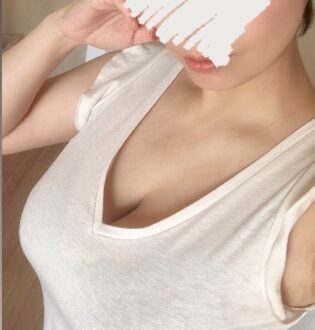 ONE CHAN (ワンチャン) 愛月ゆき