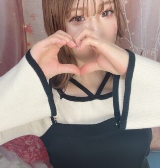 MITSUBACHI 新宿 (ミツバチ) あいさ