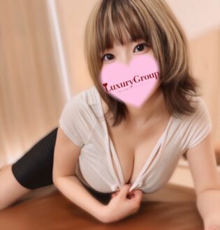 Luxury Group (ラグジュアリーグループ) もえ