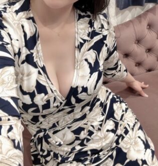 翠緑の淑女 あや 