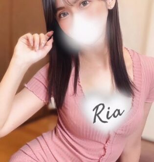 B-QINS (ビークインズ) りあ