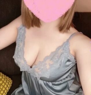Brown 自由が丘 (ブラウン) 秋山しおり