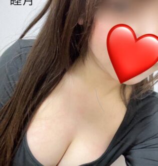 more (モア) 睦月