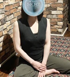 SKR7 池袋 (エスケーアールセブン) えま