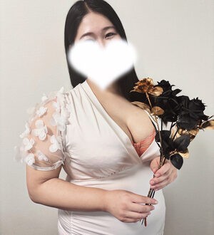 至極のむちむちQueen 綾瀬なおん