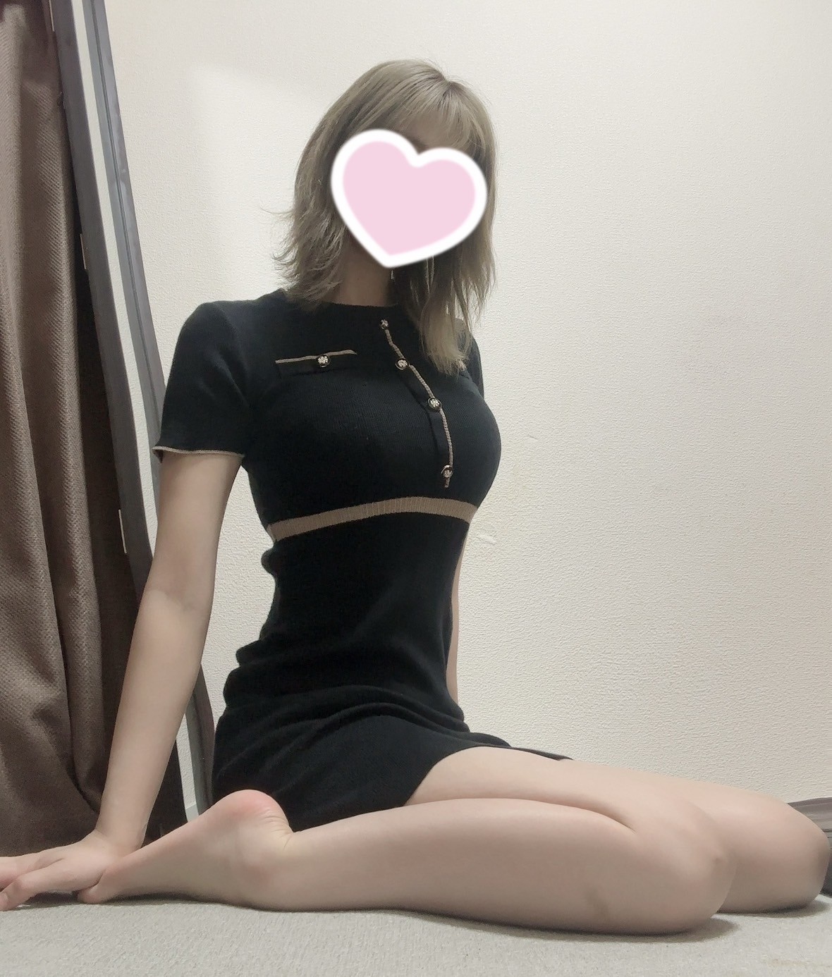 Ecru (エクリュ) 葵かれん