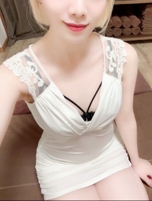 QUEEN (クイーン) ゆい