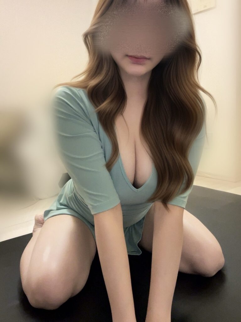 Nia & Gina (ニアアンドジーナ) もも