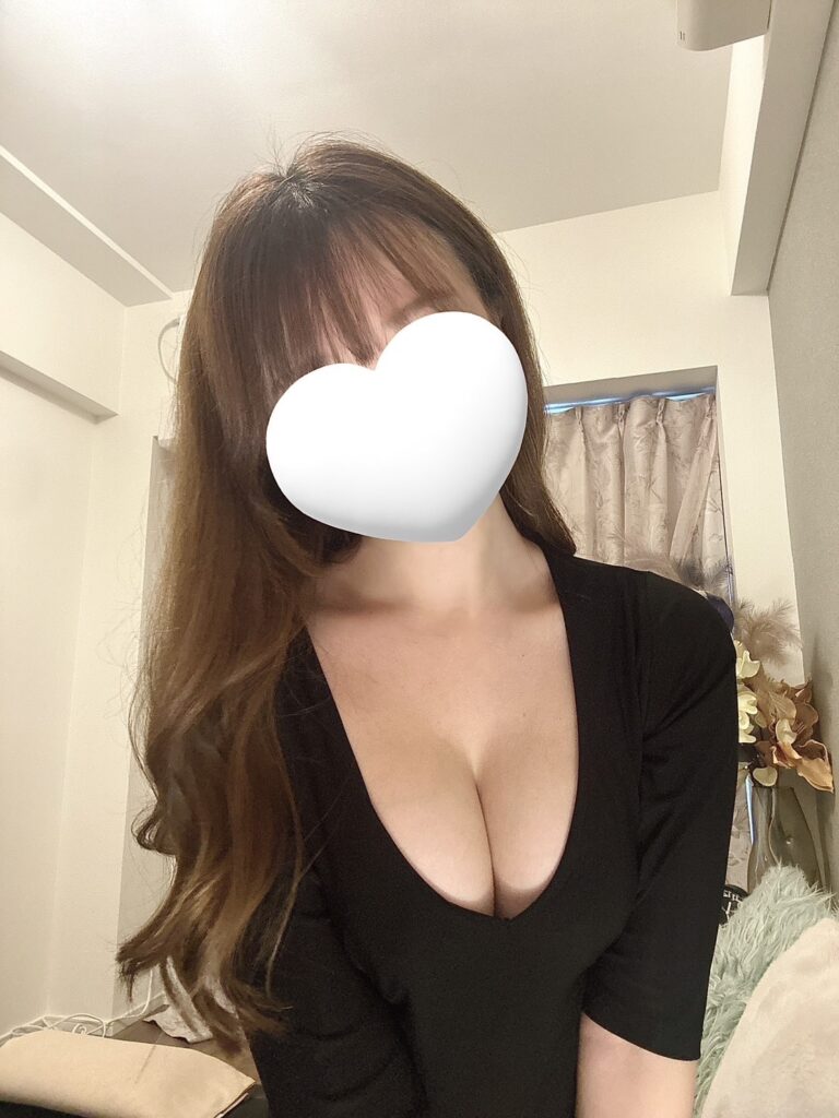 Nia & Gina (ニアアンドジーナ) みかこ