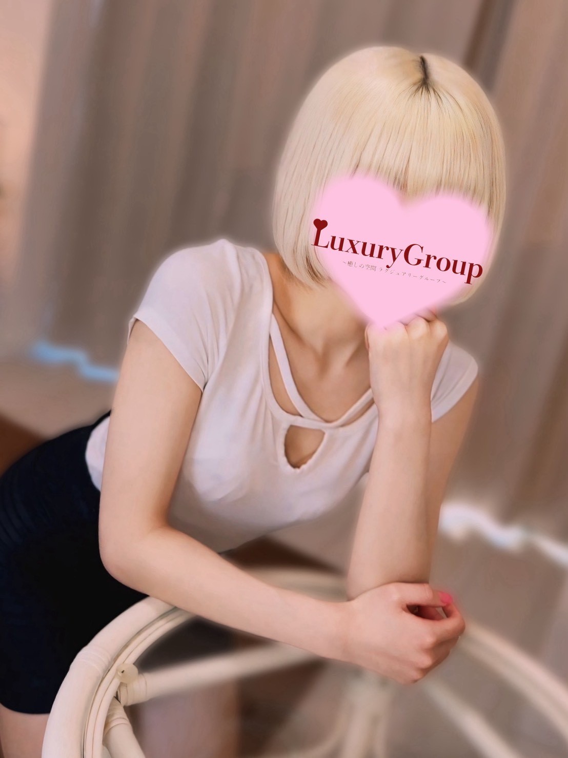 Luxury Group (ラグジュアリーグループ) みりあ