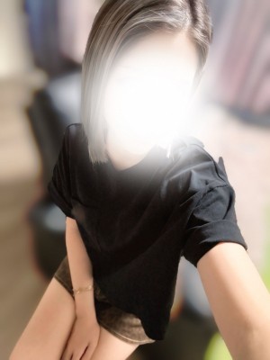 THE SILHOUETTE (ザ シルエット) 伊織さら