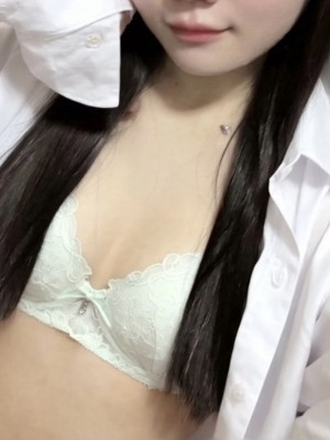 部屋とワイシャツと私とアナタ いろは